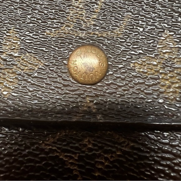Louis Vuitton Mono Dual Snap Wallet - Picture 13 of 13